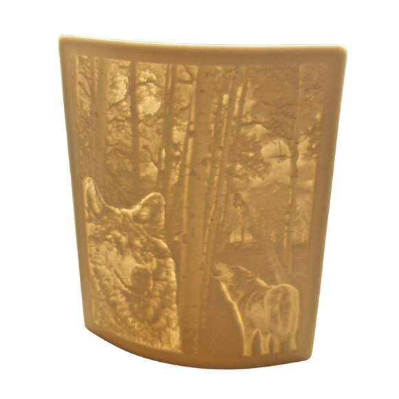 The Porcelain Garden Night Light Lithophane Wolf Wolves Curved USA NEW - Picture 1 of 9